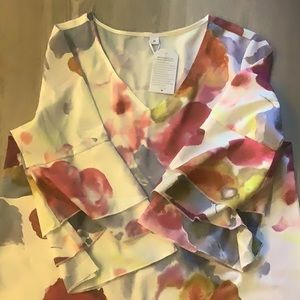 Great for summer! Ladies sundress size M. Great sleeves!